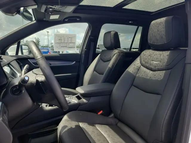 2025 Cadillac XT6 FWD Luxury