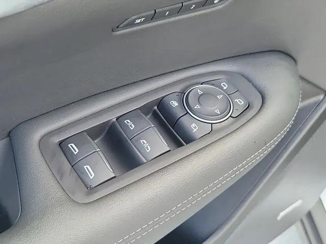 2025 Cadillac XT6 FWD Luxury