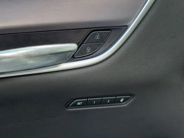 2025 Cadillac XT6 FWD Luxury