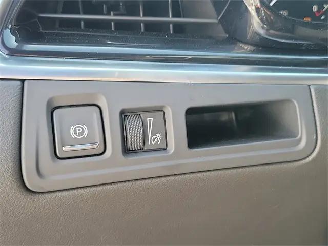 2025 Cadillac XT6 FWD Luxury