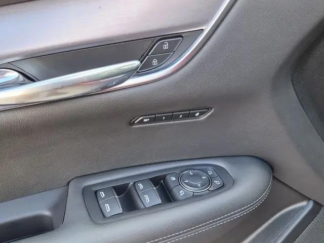 2025 Cadillac XT6 FWD Luxury