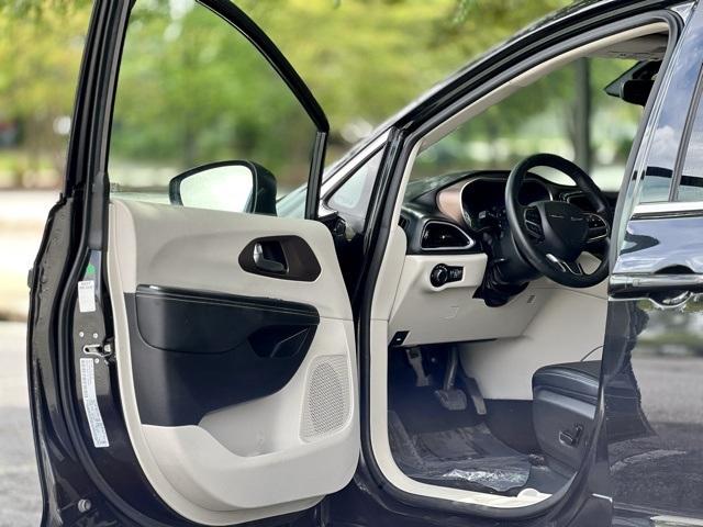 2020 Chrysler Voyager LXI