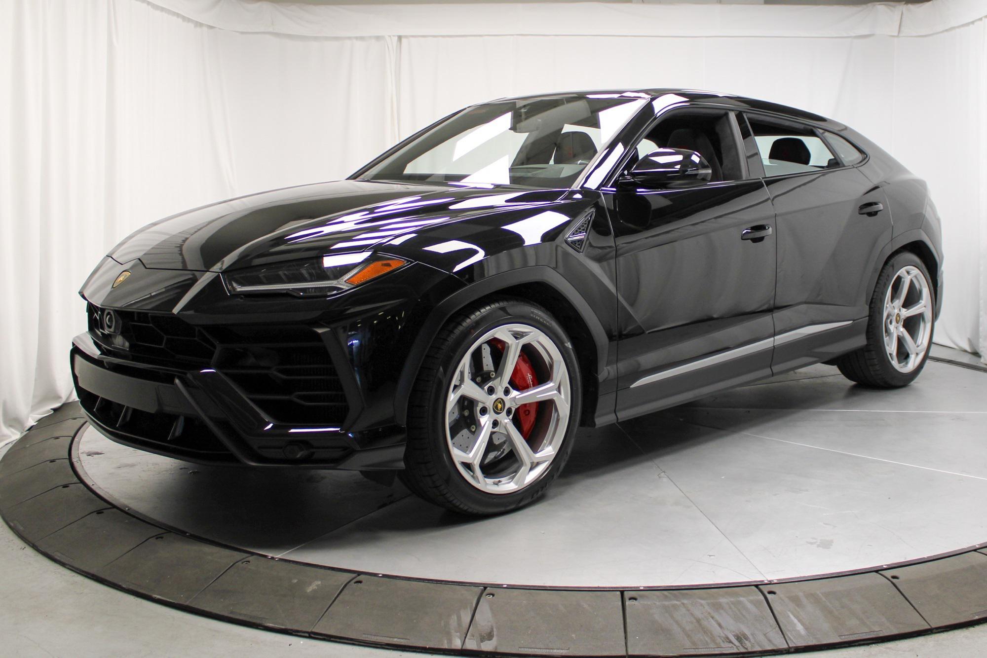 /2021 Lamborghini Urus