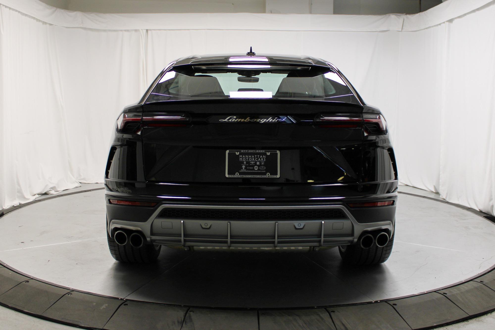 2021 Lamborghini Urus photo 4