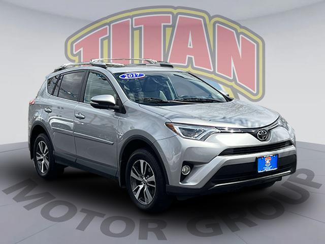 2017 Toyota RAV4 XLE [0]