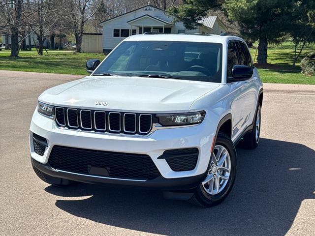 2025 Jeep Grand Cherokee GRAND CHEROKEE LAREDO X 4X4
