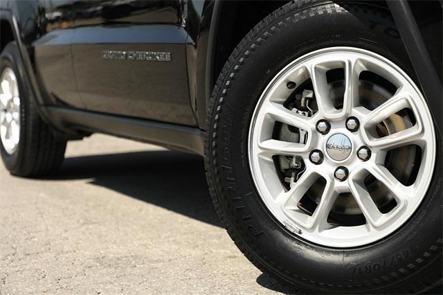 2019 Jeep Grand Cherokee Laredo E 4x2