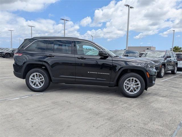 2025 Jeep Grand Cherokee GRAND CHEROKEE LAREDO X 4X2