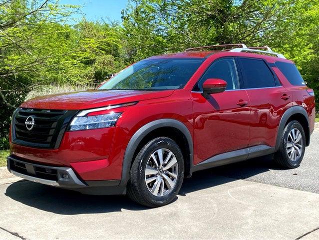 2022 Nissan Pathfinder SL 2WD