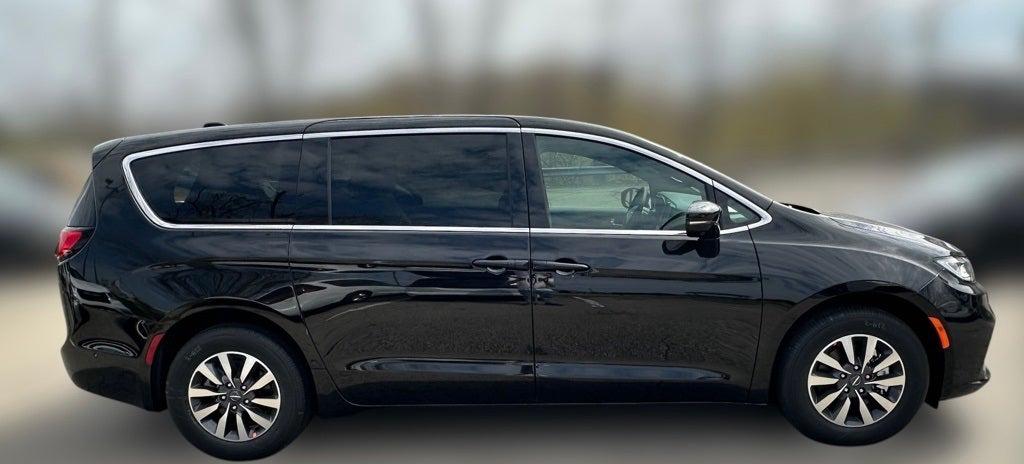 2025 Chrysler Pacifica Hybrid PACIFICA PLUG-IN HYBRID SELECT