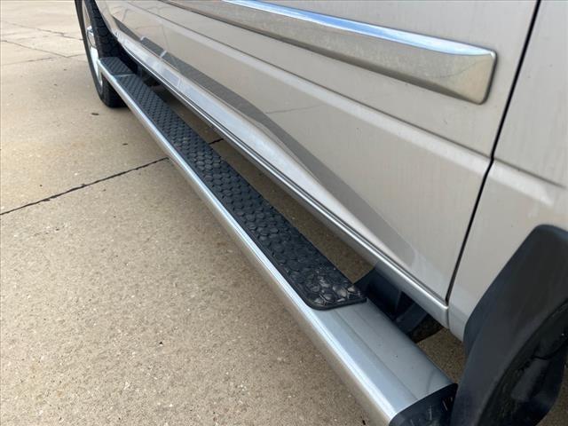 2017 RAM 1500 Big Horn Crew Cab 4x4 57 Box