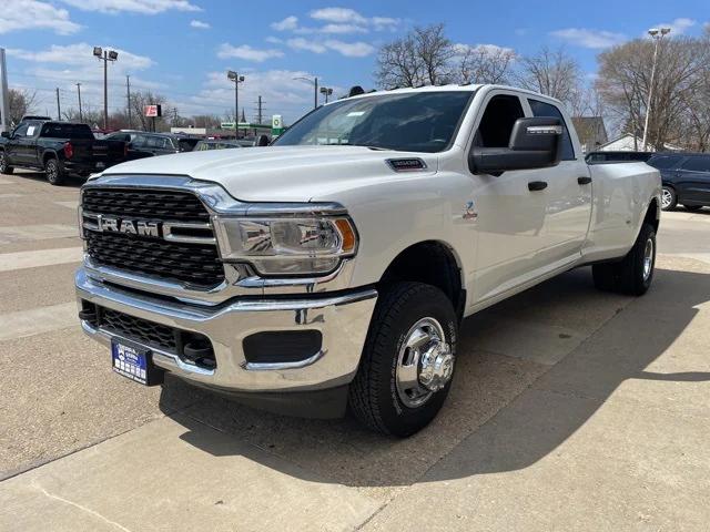 2024 RAM Ram 3500 RAM 3500 TRADESMAN CREW CAB 4X4 8 BOX