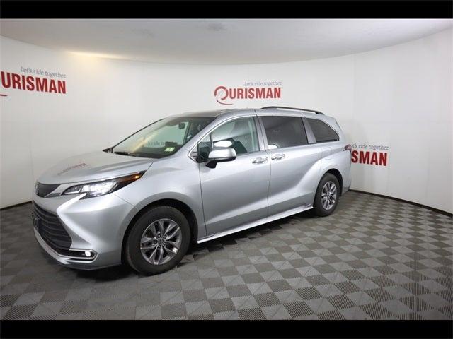 2023 Toyota Sienna XLE
