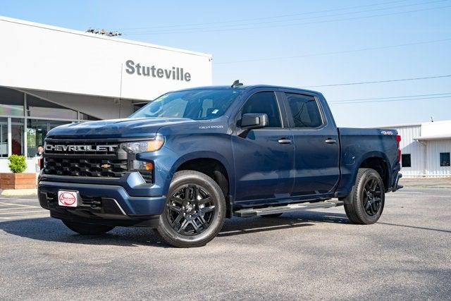 2022 Chevrolet Silverado 1500 4WD Crew Cab Short Bed Custom