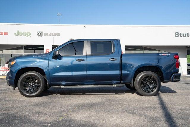 2022 Chevrolet Silverado 1500 4WD Crew Cab Short Bed Custom