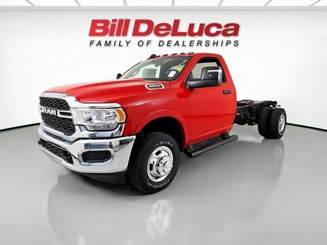 2024 RAM Ram 3500 Chassis Cab RAM 3500 TRADESMAN CHASSIS REGULAR CAB 4X4 84 CA