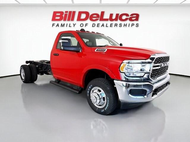 2024 RAM Ram 3500 Chassis Cab RAM 3500 TRADESMAN CHASSIS REGULAR CAB 4X4 84 CA