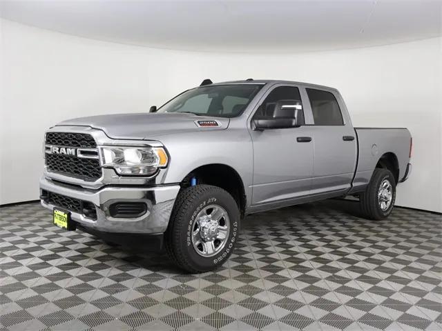 2024 RAM 2500 Tradesman Crew Cab 4x4 64 Box