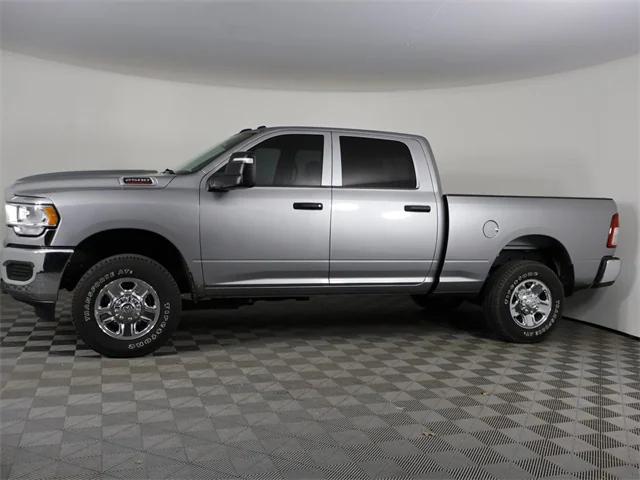 2024 RAM 2500 Tradesman Crew Cab 4x4 64 Box