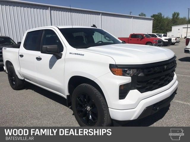 2022 Chevrolet Silverado 1500 4WD Crew Cab Short Bed Custom