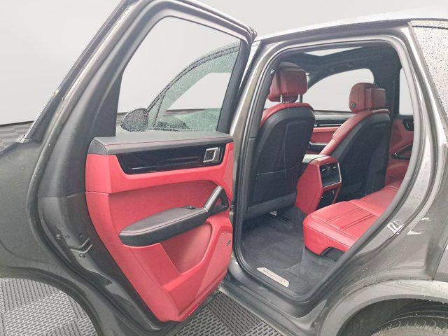 2021 Porsche Cayenne Base