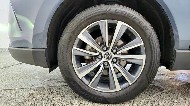 2022 Toyota Venza LE