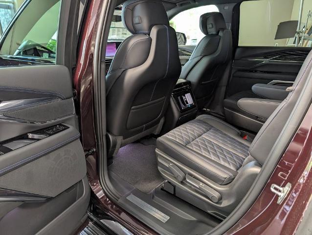 2025 Cadillac Escalade Luxury 1 AWD