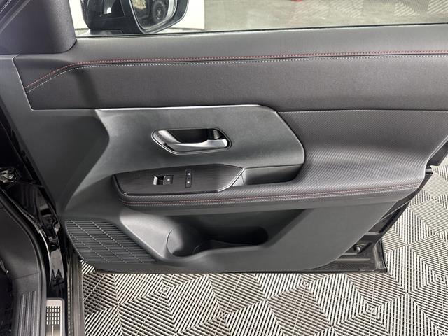2025 Nissan Kicks SR Intelligent AWD