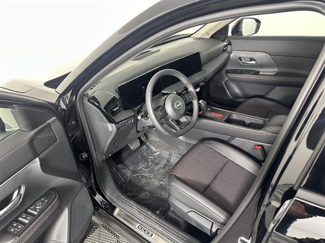 2025 Nissan Kicks SR Intelligent AWD