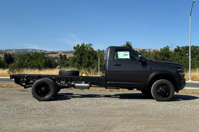 2025 RAM Ram 5500 Chassis Cab RAM 5500 TRADESMAN CHASSIS REGULAR CAB 4X4 84 CA 2025 RAM Ram 5500 Chassis Cab RAM 5500 TRADESMAN CHASSIS REGULAR CAB 4X4 84 CA