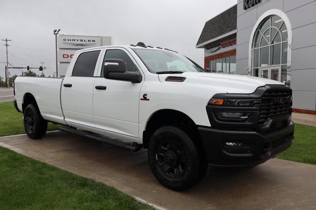 2025 RAM Ram 3500 RAM 3500 TRADESMAN CREW CAB 4X4 8 BOX