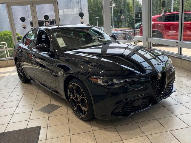 2025 Alfa Romeo Giulia GIULIA INTENSA AWD