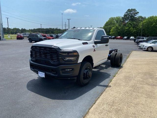 2025 RAM Ram 3500 Chassis Cab RAM 3500 TRADESMAN CHASSIS REGULAR CAB 4X4 60 CA