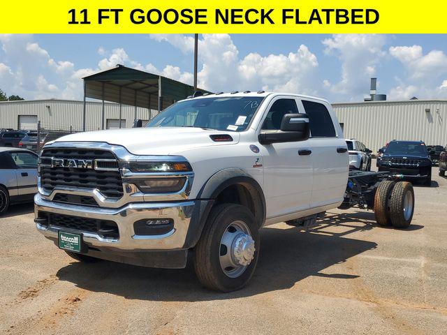 2025 RAM 5500 Chassis RAM 5500 TRADESMAN CHASSIS CREW CAB 4X4 84 CA