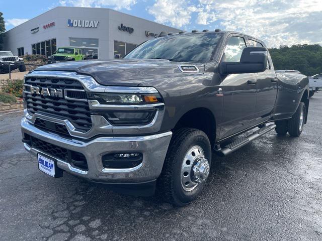 2025 RAM Ram 3500 RAM 3500 TRADESMAN CREW CAB 4X4 8 BOX