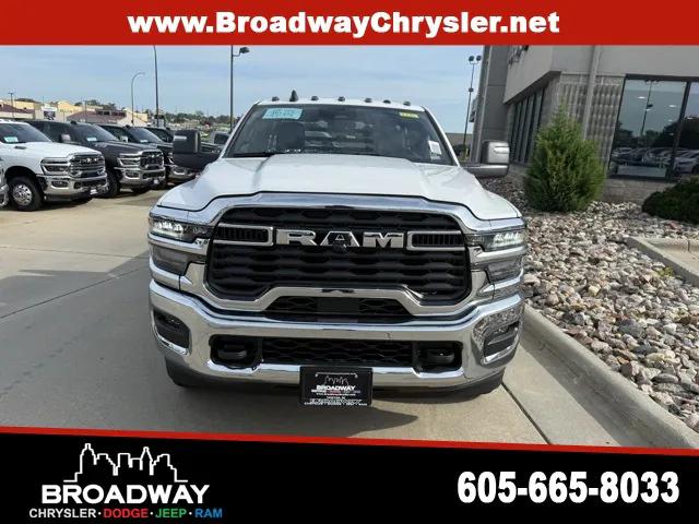 2025 RAM Ram 3500 Chassis Cab RAM 3500 TRADESMAN CHASSIS REGULAR CAB 4X4 84 CA