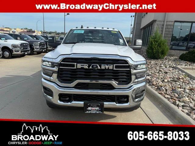 2025 RAM Ram 3500 Chassis Cab RAM 3500 TRADESMAN CHASSIS REGULAR CAB 4X4 84 CA