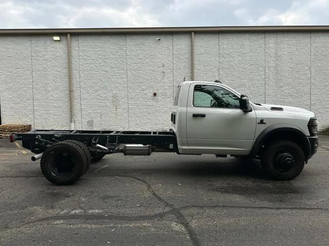 2025 RAM Ram 5500 Chassis Cab RAM 5500 TRADESMAN CHASSIS REGULAR CAB 4X4 84 CA 2025 RAM Ram 5500 Chassis Cab RAM 5500 TRADESMAN CHASSIS REGULAR CAB 4X4 84 CA