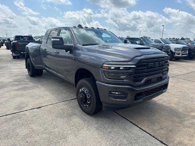 2025 RAM Ram 3500 RAM 3500 LARAMIE MEGA CAB 4X4 64 BOX
