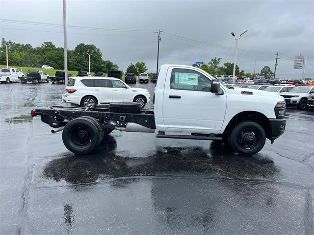 2025 RAM Ram 3500 Chassis Cab RAM 3500 TRADESMAN CHASSIS REGULAR CAB 4X4 60 CA
