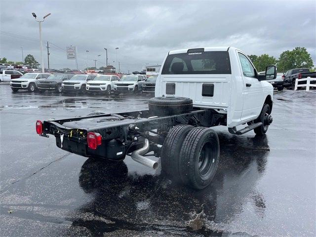 2025 RAM Ram 3500 Chassis Cab RAM 3500 TRADESMAN CHASSIS REGULAR CAB 4X4 60 CA