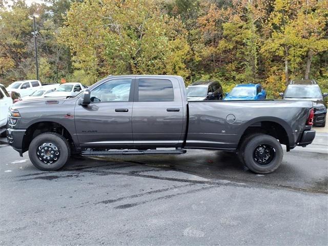 2025 RAM Ram 3500 RAM 3500 BIG HORN CREW CAB 4X4 8 BOX