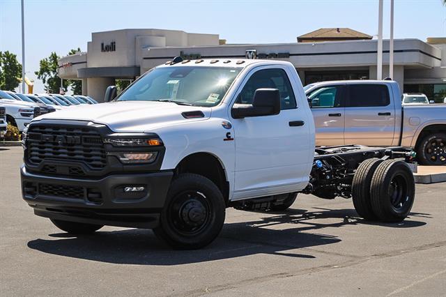 2025 RAM Ram 3500 Chassis Cab RAM 3500 TRADESMAN CHASSIS REGULAR CAB 4X4 60 CA