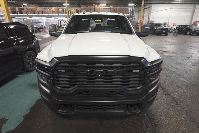 2025 RAM Ram 5500 Chassis Cab RAM 5500 TRADESMAN CHASSIS CREW CAB 4X4 84 CA