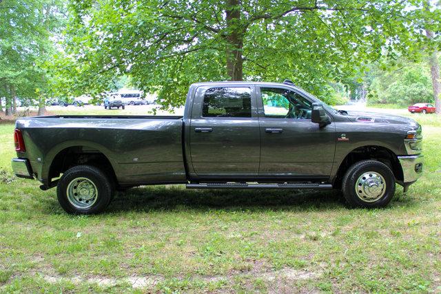 2025 RAM Ram 3500 RAM 3500 TRADESMAN CREW CAB 4X4 8 BOX
