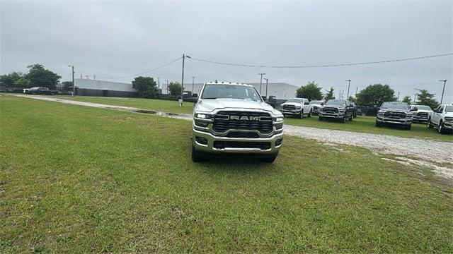 2025 RAM Ram 3500 RAM 3500 TRADESMAN CREW CAB 4X4 64 BOX