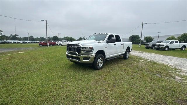 2025 RAM Ram 3500 RAM 3500 TRADESMAN CREW CAB 4X4 64 BOX