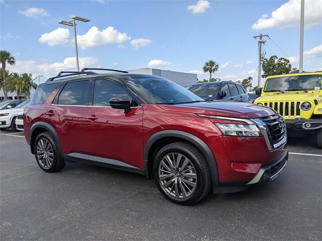 2022 Nissan Pathfinder SL 4WD