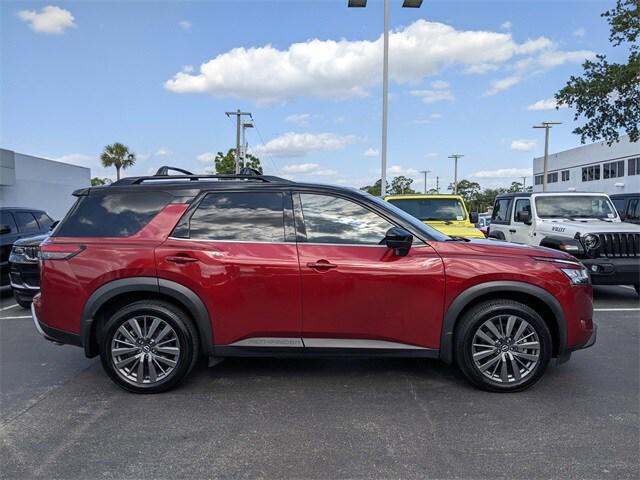 2022 Nissan Pathfinder SL 4WD