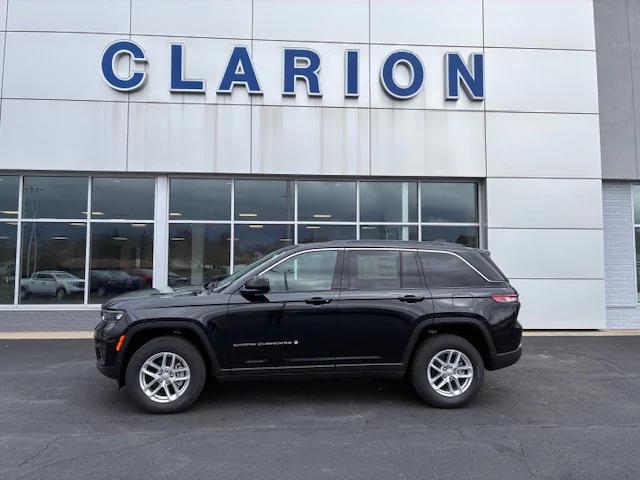 2025 Jeep Grand Cherokee GRAND CHEROKEE LAREDO X 4X4